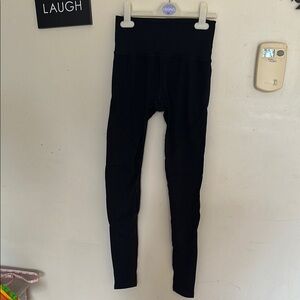 Alphalete Black High-Waisted Ribbed Leggings